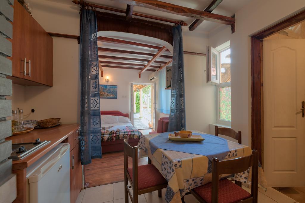 Apartments Vucinovic Tivat Oda fotoğraf